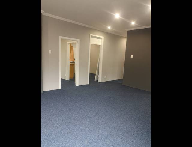 105M² BUSINESS CENTRE TO LET IN SYDENHAM
